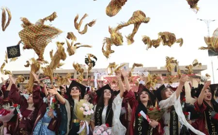 حفل تخرج 211 طالبة وطالباً من جامعة روج آفا في قامشلو