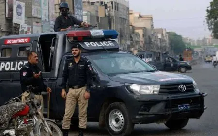 مقتل 3 شرطيين في هجوم مسلح على نقطة تفتيش بباكستان