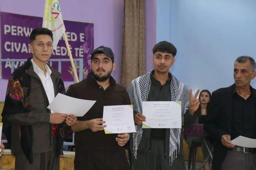 SZK في حلب توزع شهادات إنهاء الدورات على 170 طالباً وطالبة