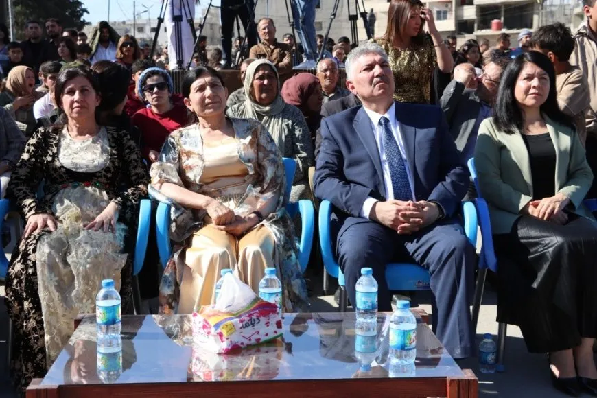 أهالي مقاطعة الفرات يحتفلون بيوم كوباني العالمي