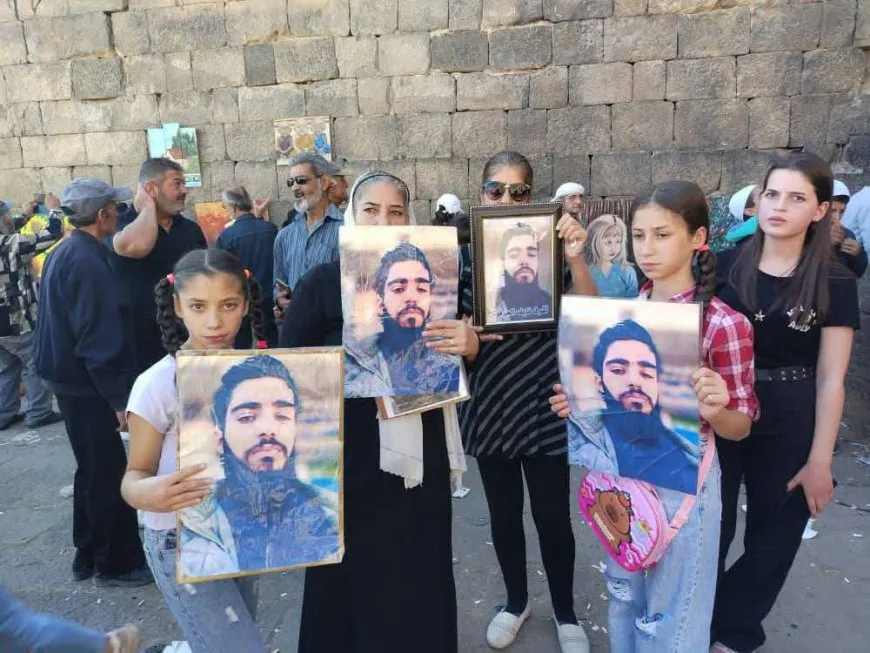 وقفات احتجاجية لأهالي السويداء للمطالبة بالعودة إلى القرى المهجّرة والإفراج عن المختطفين