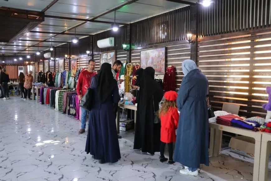 معرض للأعمال اليدوية في الطبقة لدعم وتمكين النساء في المجتمع
