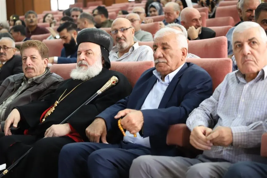 إلهام أحمد تؤكد أهمية اللامركزية خلال المؤتمر التأسيسي لاتحاد الأصناف
