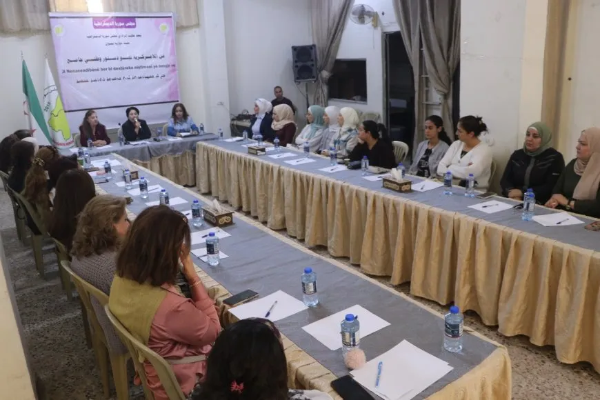ندوة حوارية نسائية في حلب حول اللامركزية والدستور الجامع