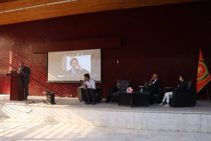 ندوة حوارية في جامعة روج آفا تبحث مستقبل الطاقة والاستدامة البيئية 