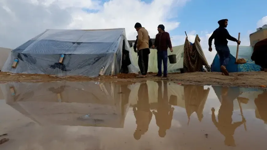 الرئاسة الفلسطينية تدعو للضغط على إسرائيل لإدخال بيوت جاهزة وخيام إلى غزة