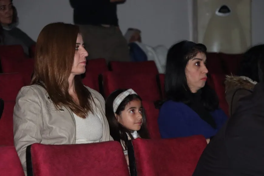 Tevî Her Tiştî"".. قصة نساء روج آفا في مواجهة الحرب وبناء الحرية