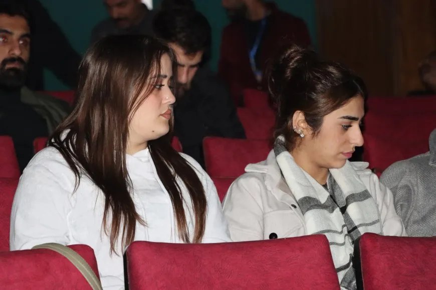 Tevî Her Tiştî"".. قصة نساء روج آفا في مواجهة الحرب وبناء الحرية