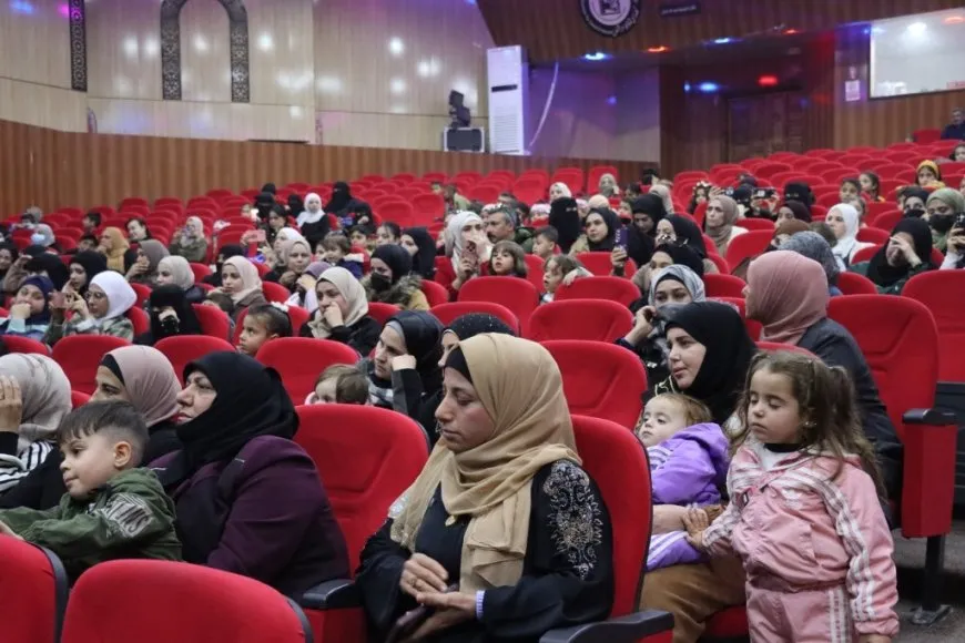 أطفال الطبقة يحتفلون بيومهم العالمي بفعاليات فنية وثقافية