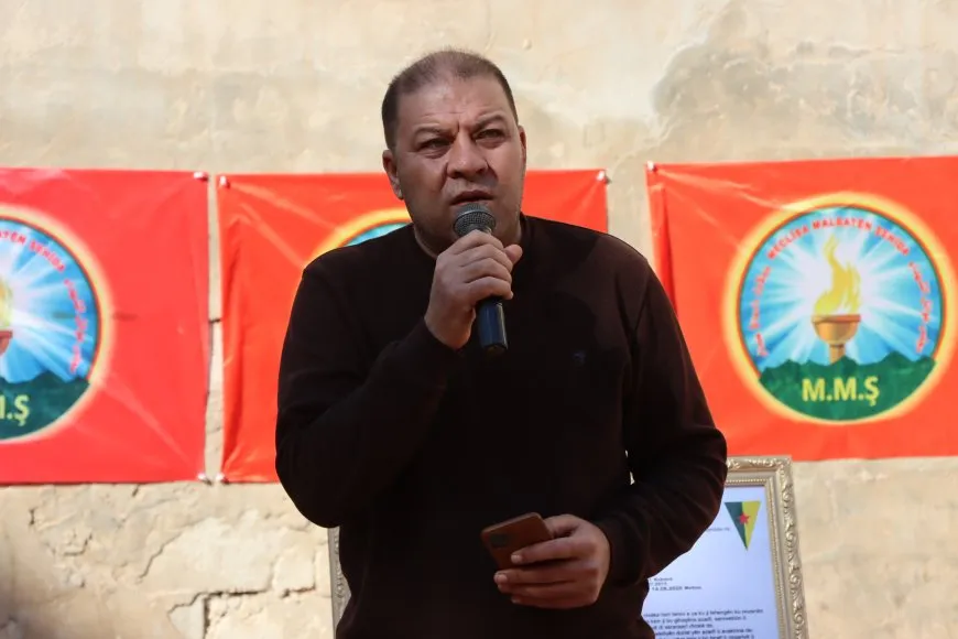 تقديم واجب العزاء لذوي شهيدين في مقاطعة الفرات