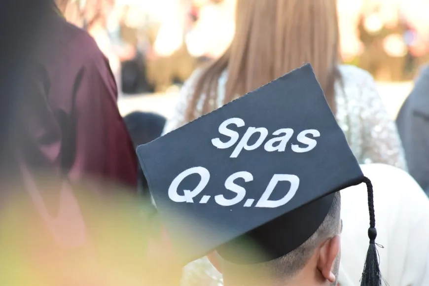 حفل تخرج 211 طالبة وطالباً من جامعة روج آفا في قامشلو