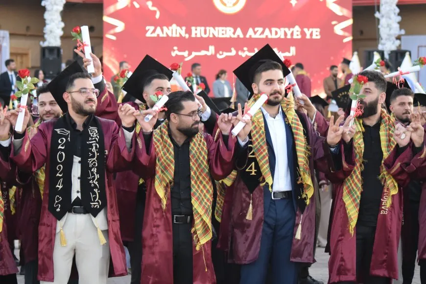حفل تخرج 211 طالبة وطالباً من جامعة روج آفا في قامشلو