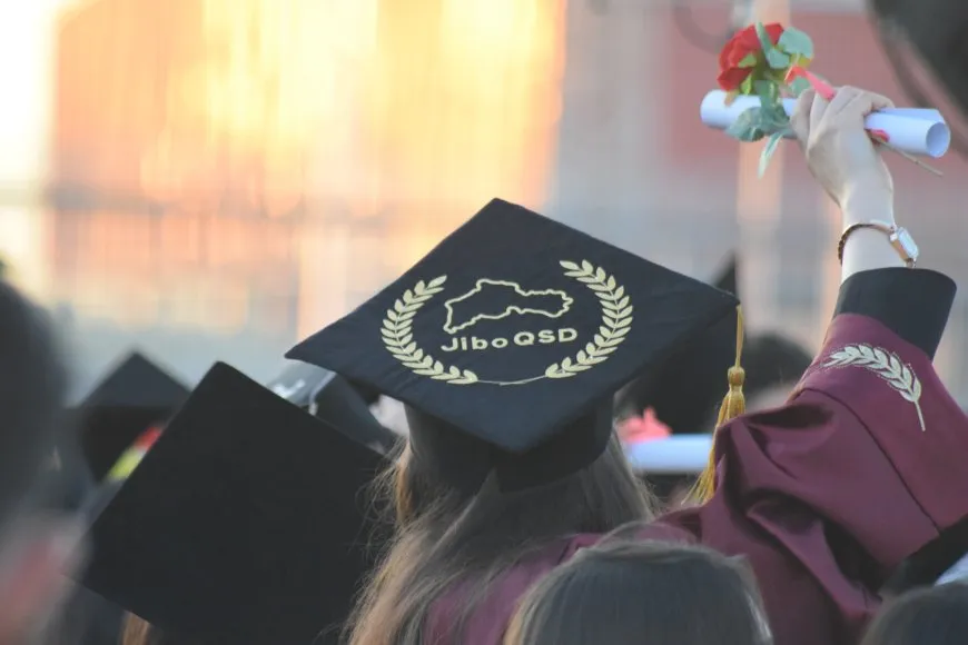 حفل تخرج 211 طالبة وطالباً من جامعة روج آفا في قامشلو