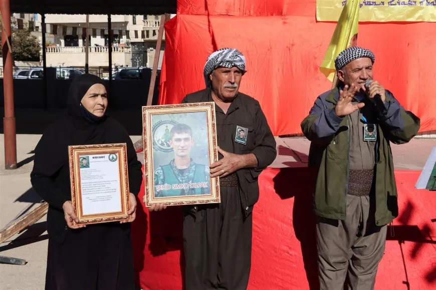 تقديم واجب العزاء لذوي مقاتل من قوات تحرير عفرين في ديرك