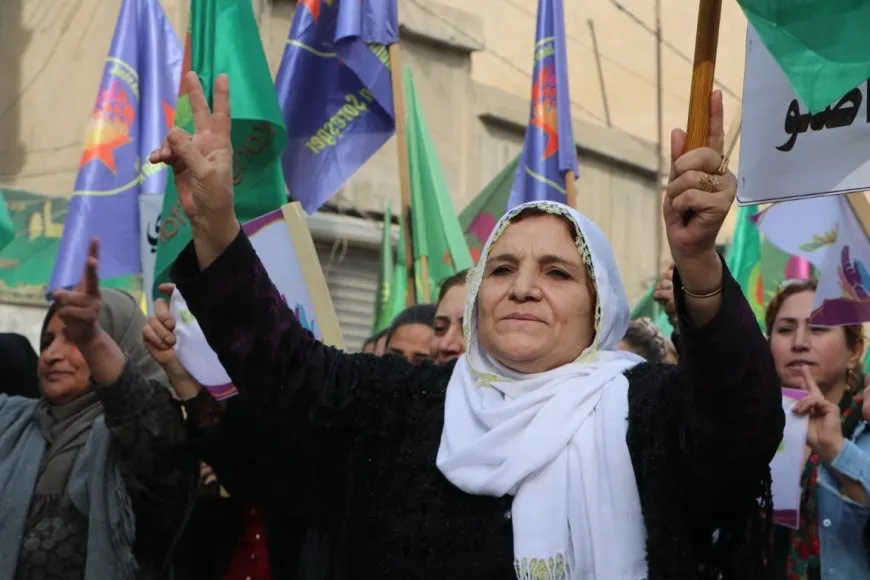 من الحسكة.. الحياة الكومنالية نموذج لإنهاء العنف ضد المرأة
