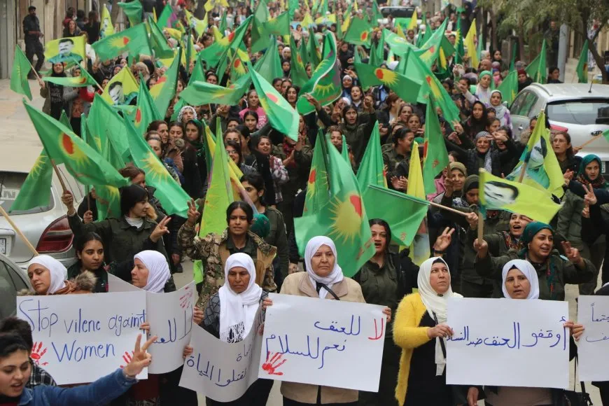 رسالة 4 مسيراتٍ في اليوم العالمي لمناهضة العنف ضد المرأة: سنبني حياة حرة