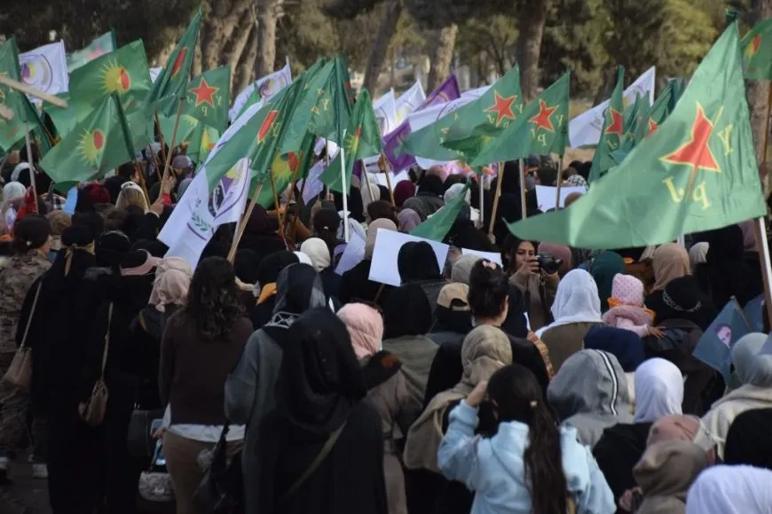 رسالة 4 مسيراتٍ في اليوم العالمي لمناهضة العنف ضد المرأة: سنبني حياة حرة
