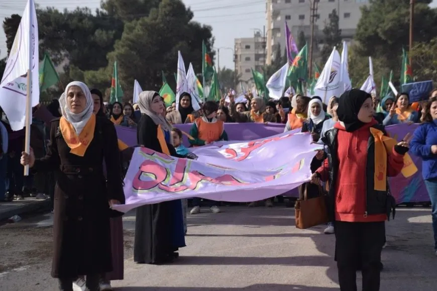 رسالة 4 مسيراتٍ في اليوم العالمي لمناهضة العنف ضد المرأة: سنبني حياة حرة