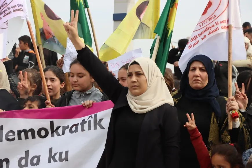 رسالة 4 مسيراتٍ في اليوم العالمي لمناهضة العنف ضد المرأة: سنبني حياة حرة