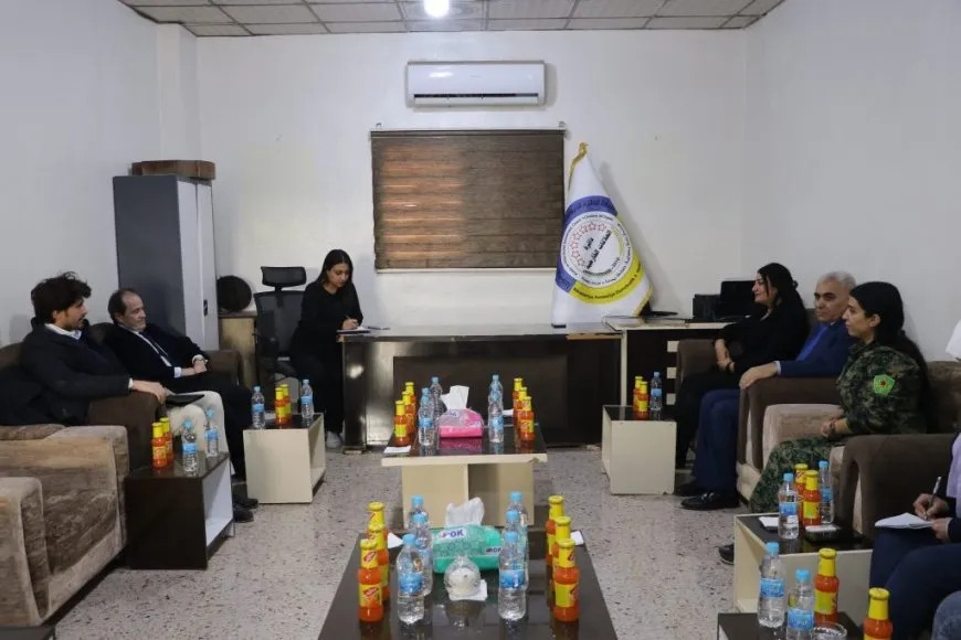 الإدارة الذاتية تسلّم امرأة وطفلاً من عوائل داعش إلى إسبانيا