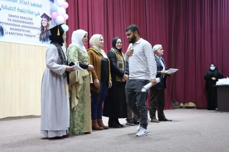 هيئة التربية في الطبقة تكرّم خريجي معهد إعداد المعلمين للعام الدراسي 2024–2025