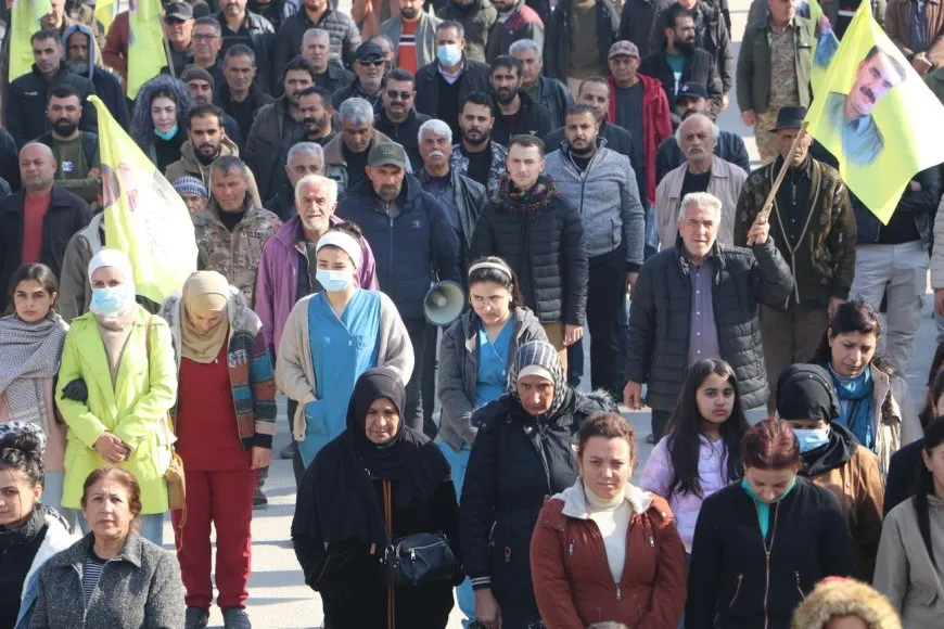 أهالي الحسكة والمهجّرون إليها يطالبون بالحرية الجسدية للقائد عبد الله أوجلان 