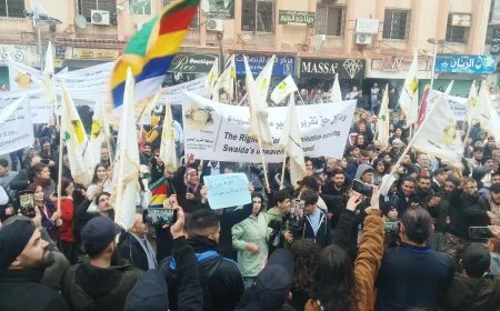 مظاهرة حاشدة في السويداء تطالب بحق تقرير المصير