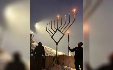 جنود إسرائيليون يحتفلون بعيد يهودي فوق جبل الشيخ