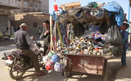 ثلاثة عقود والعم كوي يدفع بعربته البسيطة في عامودا