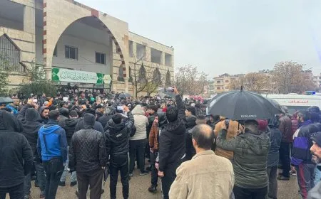تشييع جثامين ضحايا تفجير مسجد الإمام علي في حمص