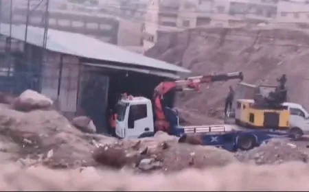 فصائل الحكومة الانتقالية تسرق ممتلكات الأهالي في حي السريان بحلب
