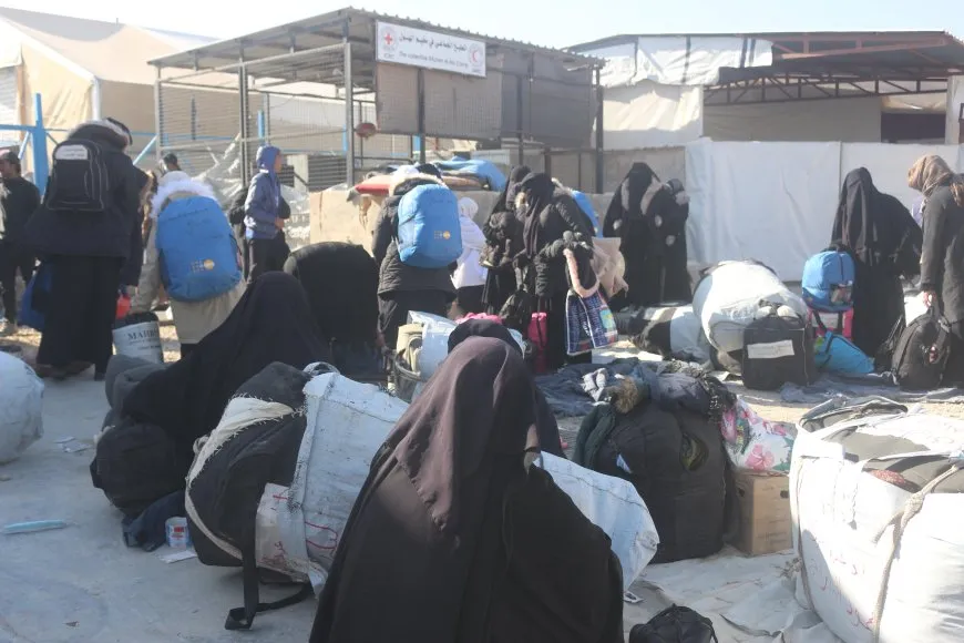 240 أسرة عراقية تغادر مخيم الهول إلى بلادها