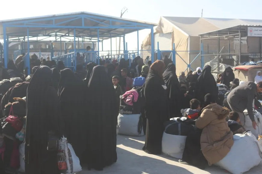 240 أسرة عراقية تغادر مخيم الهول إلى بلادها