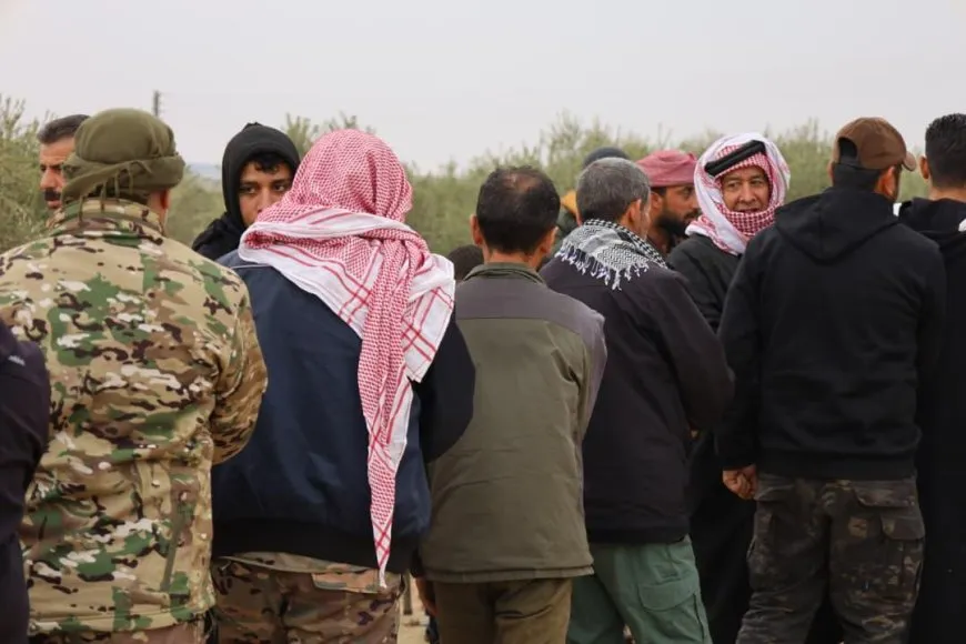 تقديم واجب العزاء لذوي مقاتل من قسد في الطبقة