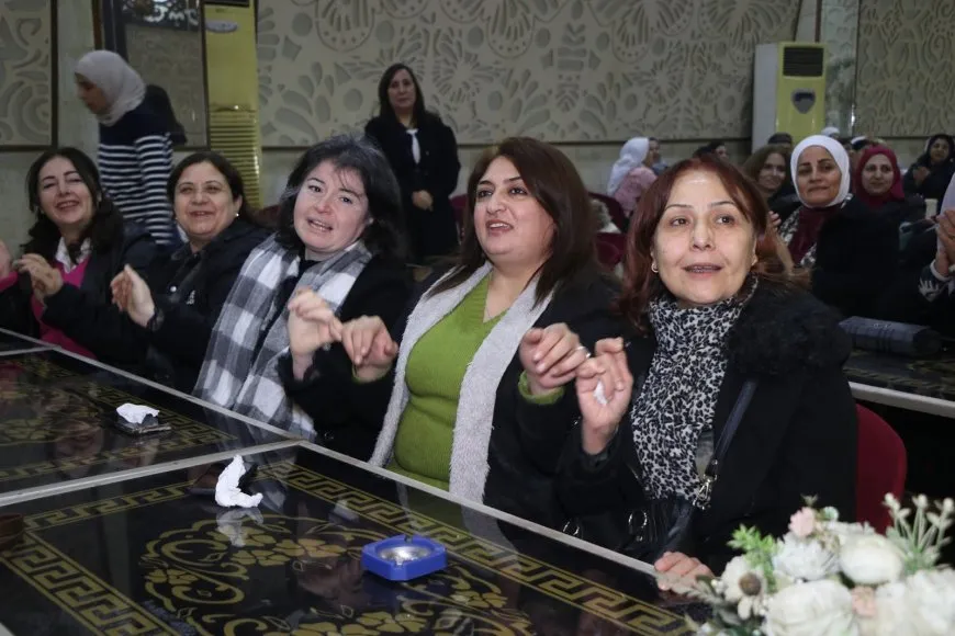 جلسة نسائية للتعريف بالثقافات المتعايشة في مدينة حلب