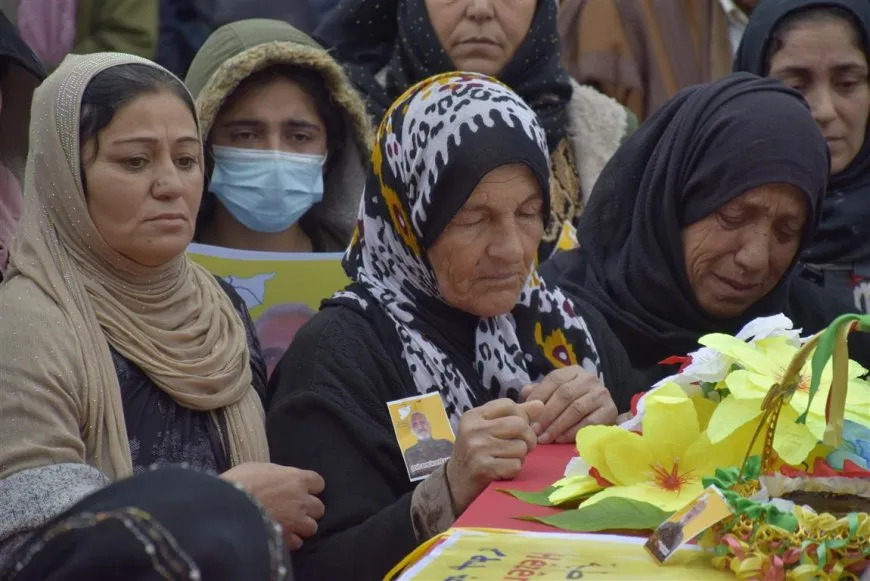 تشييع جثمان مقاتل من قسد إلى مزار الشهيد رستم جودي