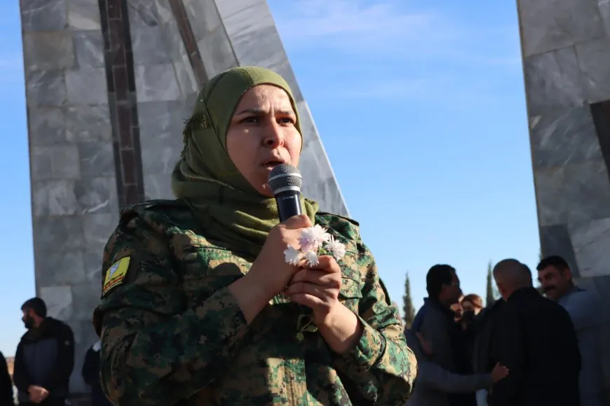 تشييع جثمان عضوة في حركة المجتمع الديمقراطي في كوباني