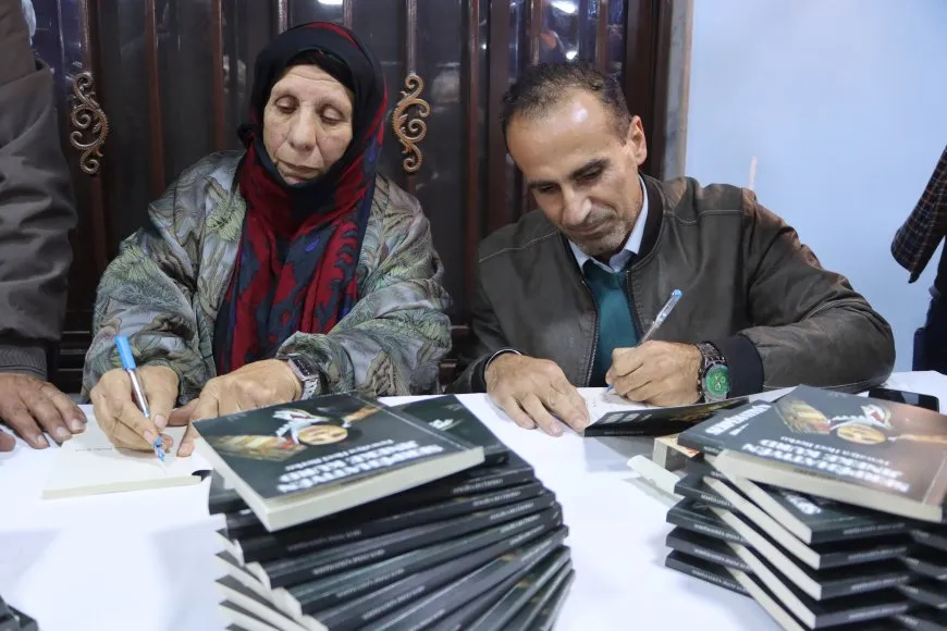 توقيع كتاب SERPÊHATIYÊN JINEKE KURD للأم فوزية في قامشلو
