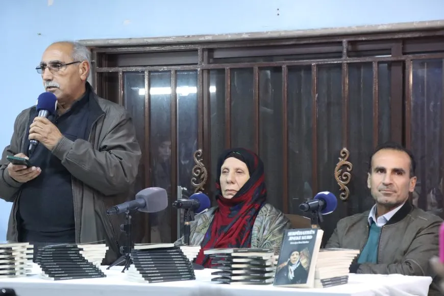 توقيع كتاب SERPÊHATIYÊN JINEKE KURD للأم فوزية في قامشلو