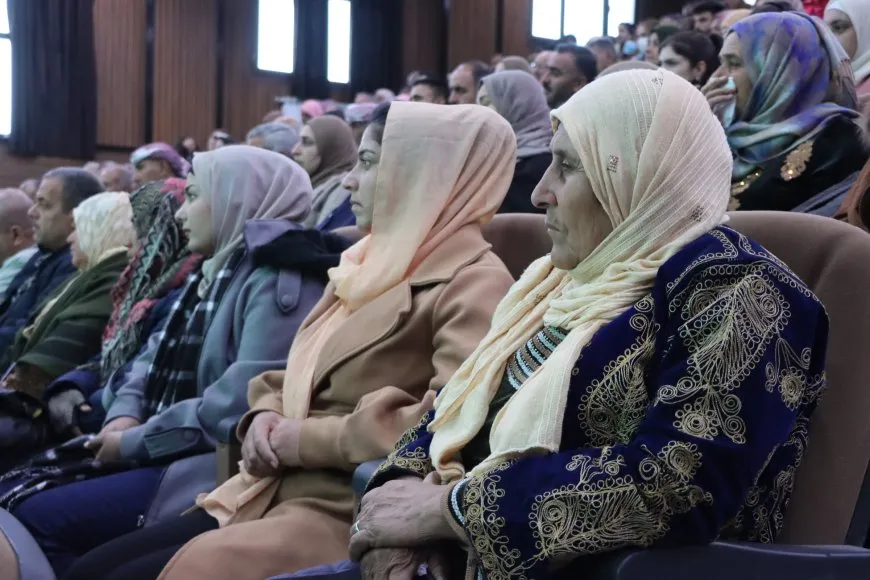 مقاطعة الفرات تتجه لإعادة تنظيم الكومينات وتعزيز دور المرأة