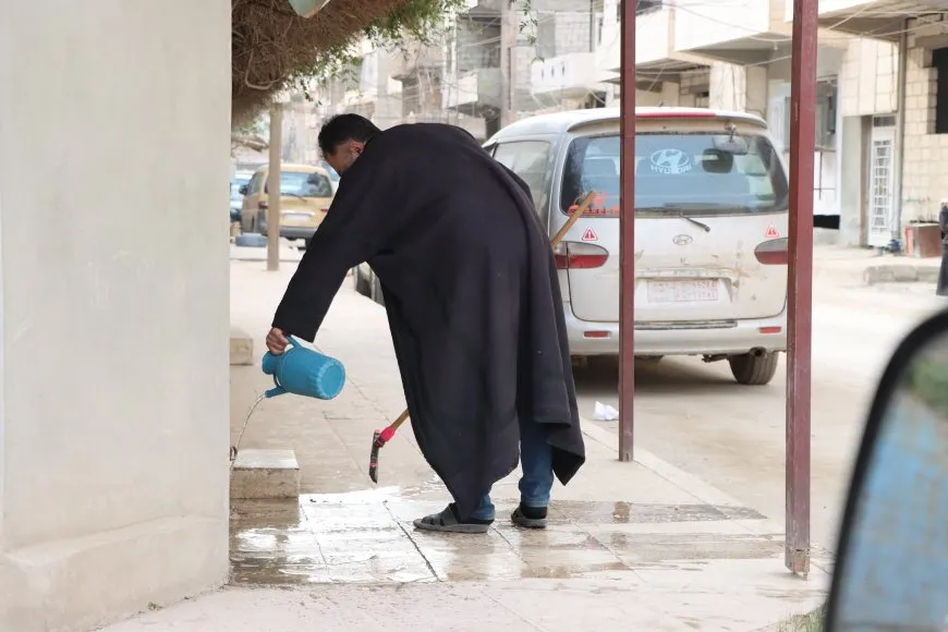 نظافة المدينة في مشهدين مختلفين