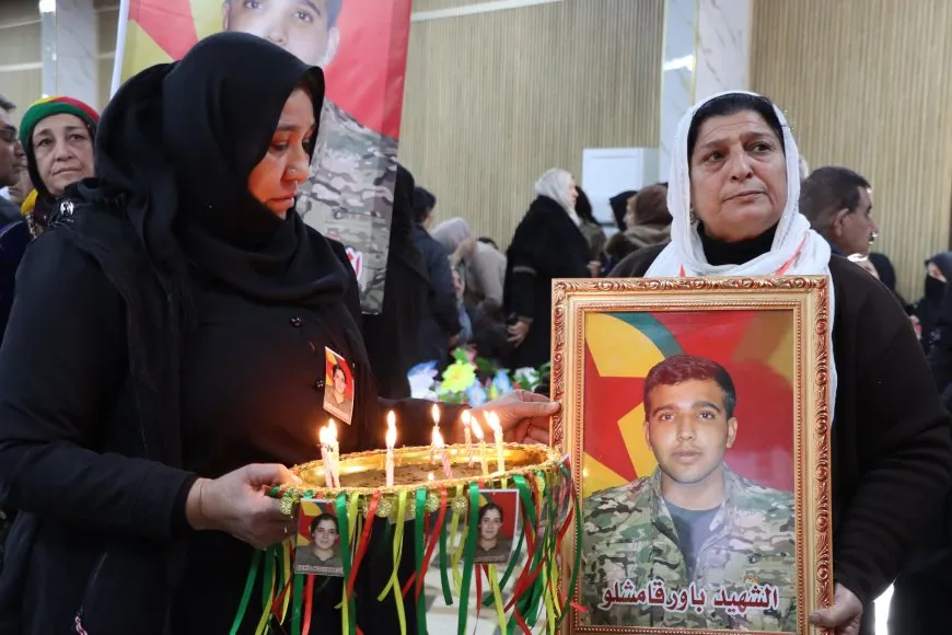 مراسم غيابية لمقاتلين من قوات الدفاع الشعبي في قامشلو