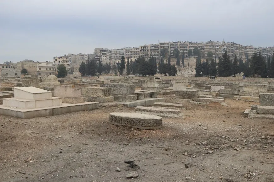 تنظيف المقابر اليهودية في الشيخ مقصود والأشرفية