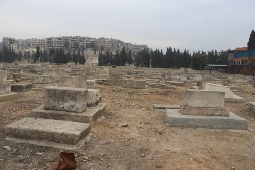 تنظيف المقابر اليهودية في الشيخ مقصود والأشرفية