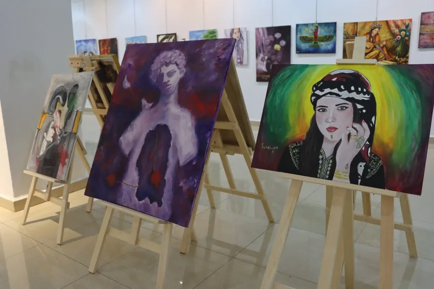 معرض تشكيلي يجمع فناني مقاطعة الجزيرة