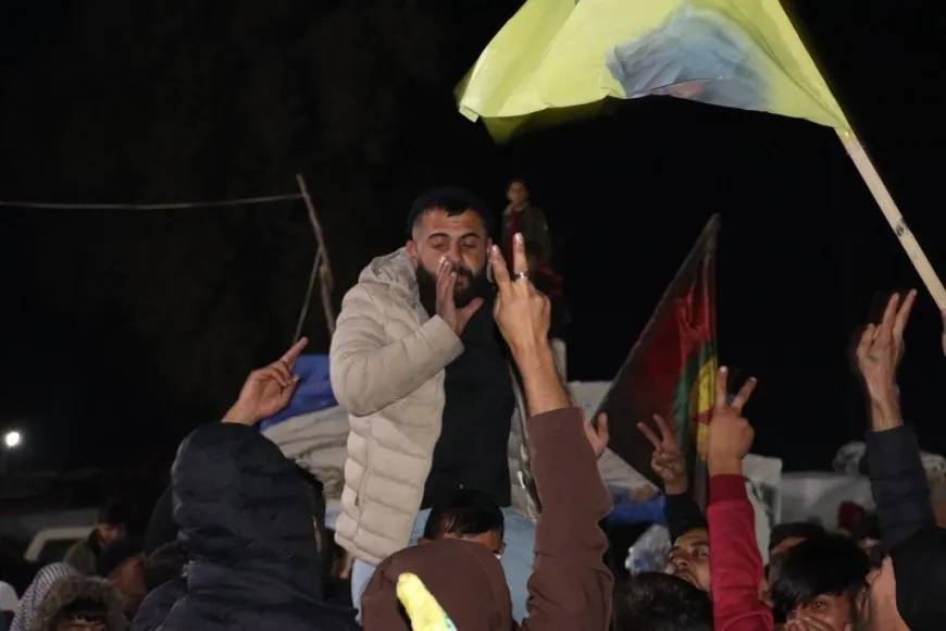 وقفة لمهجّري عفرين والشهباء في الطبقة تضامناً مع حيي الشيخ مقصود والأشرفية