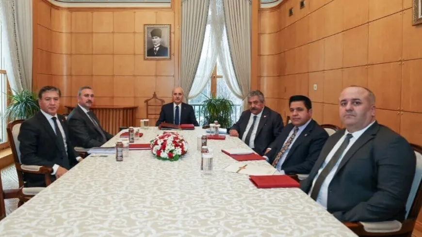 تمديد فترة عمل لجنة التضامن الوطني والأخوة والديمقراطية