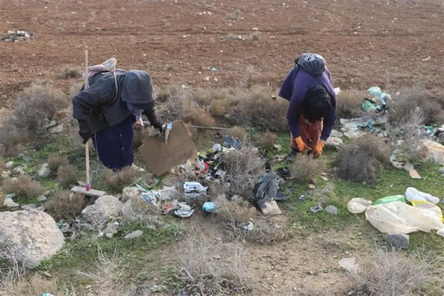 بلدية الشعب في الحسكة تقوم بأعمال نظافة في بلدة صفيا 