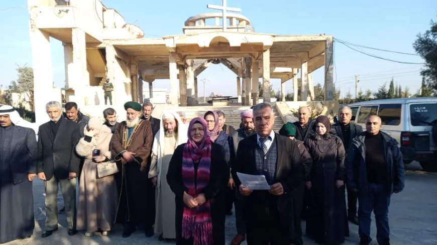 معايدة المسيحيين في مدينة الطبقة بمناسبة عيد الميلاد