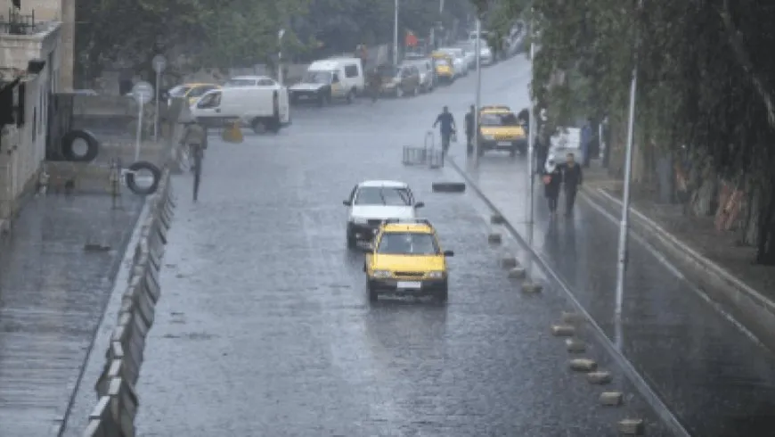 منخفض جوي مصحوب بكتلة هوائية شديدة البرودة ورطبة اليوم